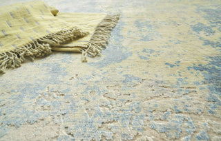 Exquisite Rugs Roset 2508 Beige/Blue Area Rug Lifestyle Image Feature