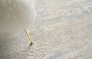 Exquisite Rugs Reflections 2511 Light Beige/Blue Area Rug Lifestyle Image Feature