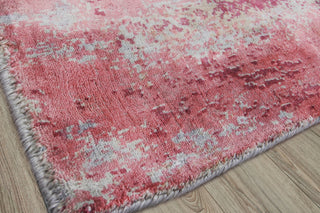 Exquisite Rugs Antolini 2535 Red/Gray Area Rug Corner Image