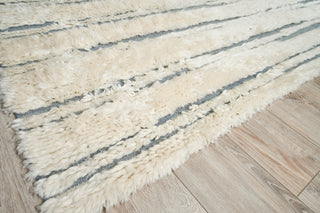 Exquisite Rugs Moroccan 2560 Ivory/Dark Gray Area Rug Corner Image