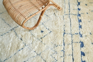 Exquisite Rugs Moroccan 2563 Ivory/Blue Area Rug Detail Image