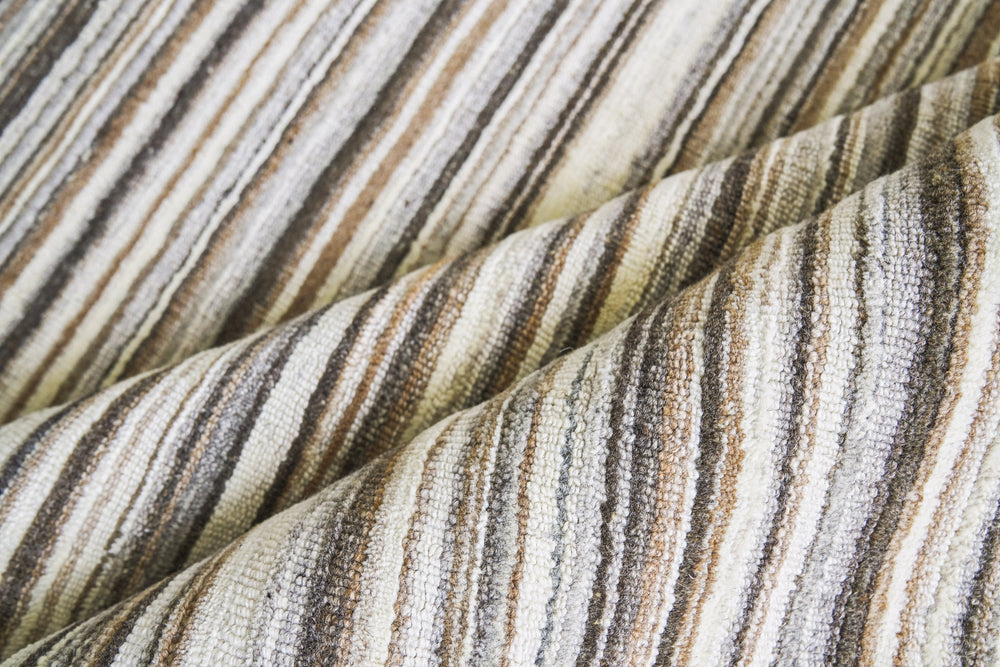 Exquisite Rugs Organica 2882 Ivory/Gray Area Rug Lifestyle Image Feature