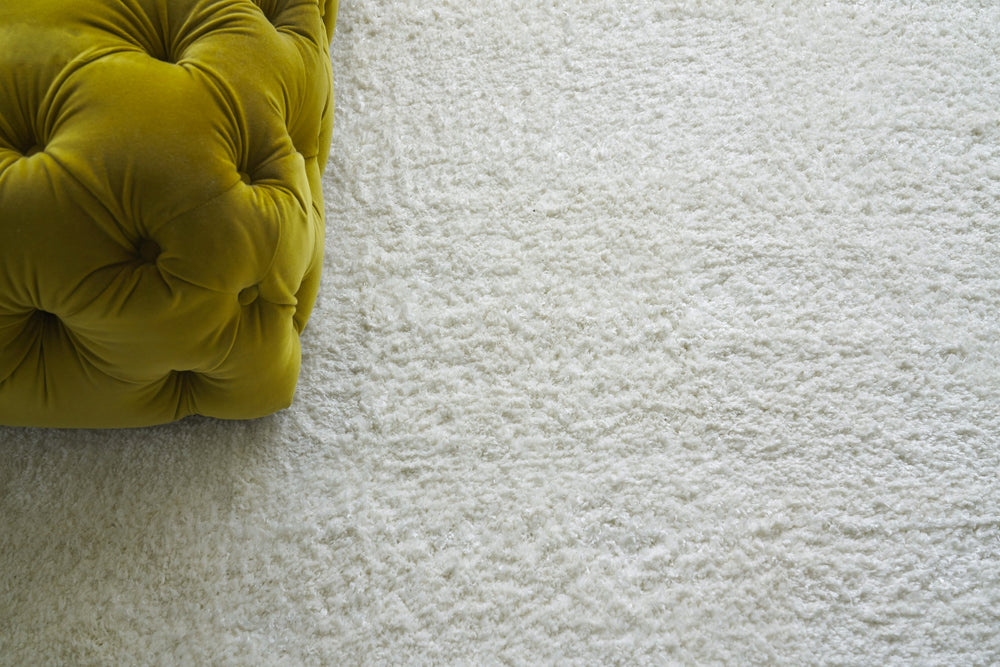 Exquisite Rugs Calla 2886 White Area Rug Lifestyle Image Feature
