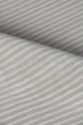 Exquisite Rugs Metro Velvet 3012 Light Gray Area Rug Lifestyle Image Feature