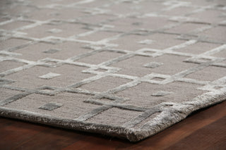 Exquisite Rugs Metro Velvet 3032 Silver Area Rug by The Met Corner Image