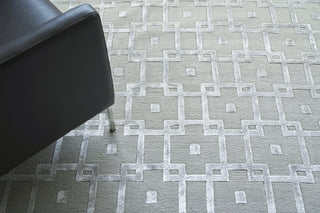 Exquisite Rugs Metro Velvet 3032 Silver Area Rug by The Met Pile Image