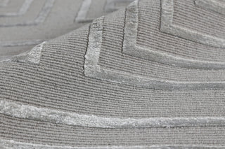 Exquisite Rugs Metro Velvet 3039 Silver Area Rug by The Met Pile Image