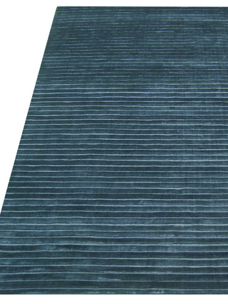 Exquisite Rugs High Low 3086 Navy Area Rug Closeup Image