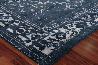 Exquisite Rugs Terras 3131 Navy/Silver Area Rug by The Met Corner Image