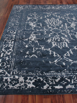 Exquisite Rugs Terras 3131 Navy/Silver Area Rug by The Met Closeup Image