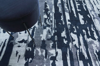 Exquisite Rugs Carrina 3135 Navy/Silver Area Rug by The Met Detail Image