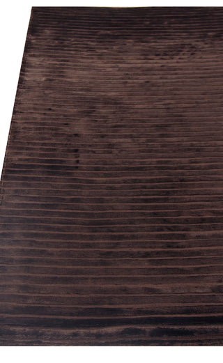 Exquisite Rugs High Low 3229 Chocolate Area Rug Closeup Image