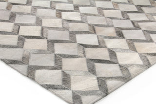 Exquisite Rugs Natural Hide 3334 Ivory/Silver Area Rug Corner Image