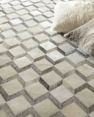 Exquisite Rugs Natural Hide 3334 Ivory/Silver Area Rug Lifestyle Image Feature