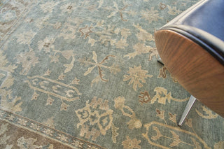 Exquisite Rugs Antique Weave Oushak 3346 Blue/Light Brown Area Rug Lifestyle Image Feature