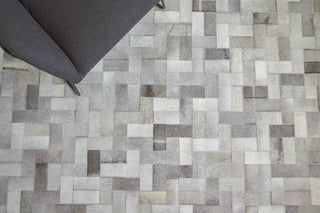 Exquisite Rugs Natural Hide 3353 Silver Area Rug Lifestyle Image Feature