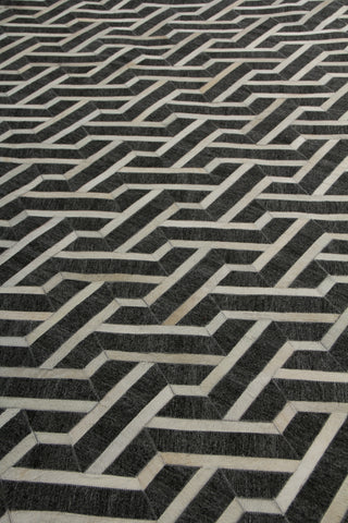Exquisite Rugs Berlin 3417 Charcoal/Ivory Area Rug by The Met Pile Image