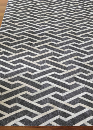 Exquisite Rugs Berlin 3417 Charcoal/Ivory Area Rug by The Met Detail Image