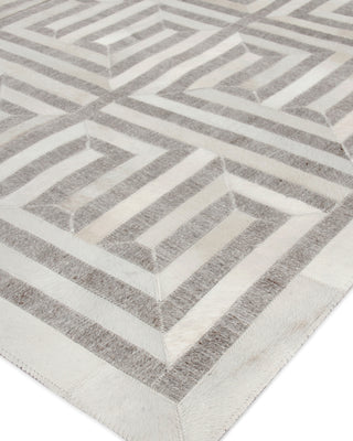 Exquisite Rugs Berlin 3419 Silver/Ivory Area Rug by The Met Corner Image
