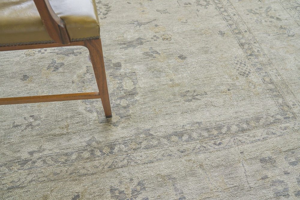 Exquisite Rugs Antique Weave Oushak 3420 Ivory/Brown Area Rug Lifestyle Image Feature