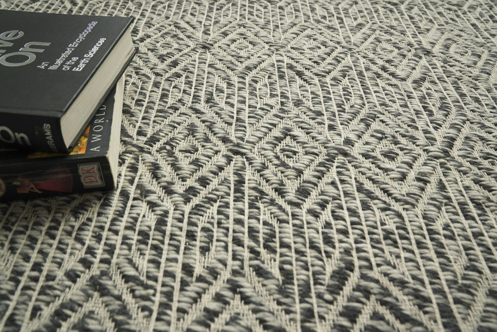 Exquisite Rugs Woven Earth 3433 Charcoal Area Rug Lifestyle Image Feature