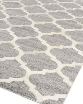Exquisite Rugs Berlin 3457 Silver/Ivory Area Rug by The Met Corner Image