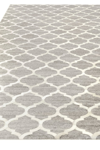 Exquisite Rugs Berlin 3457 Silver/Ivory Area Rug by The Met Closeup Image