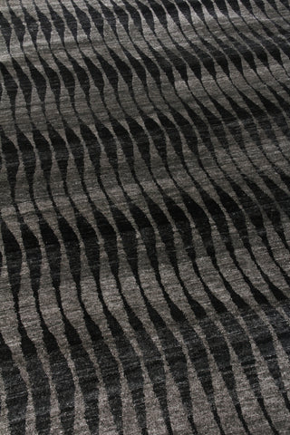 Exquisite Rugs Super Tibetan 3524 Gray/Charcoal Area Rug by The Met Detail Image