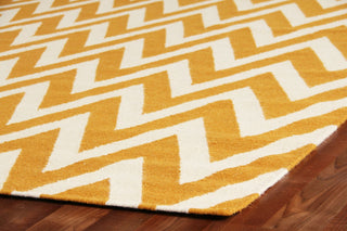 Exquisite Rugs Flatweave 3542 Light Orange/White Area Rug Corner Image