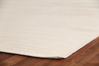 Exquisite Rugs Honeycomb 3599 White Area Rug Corner Image