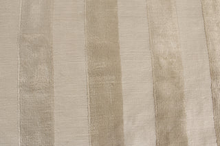 Exquisite Rugs Rugby 3608 Beige Area Rug Closeup Image