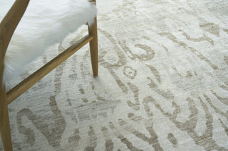 Exquisite Rugs Antique'd Silk 3631 Beige/Light Brown Area Rug Lifestyle Image Feature