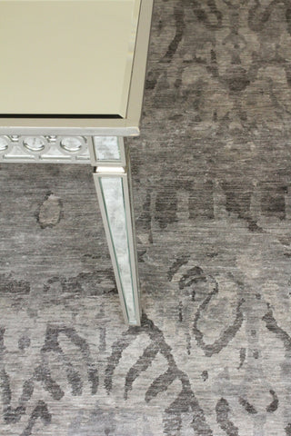 Exquisite Rugs Antique'd Silk 3708 Taupe Area Rug Lifestyle Image Feature