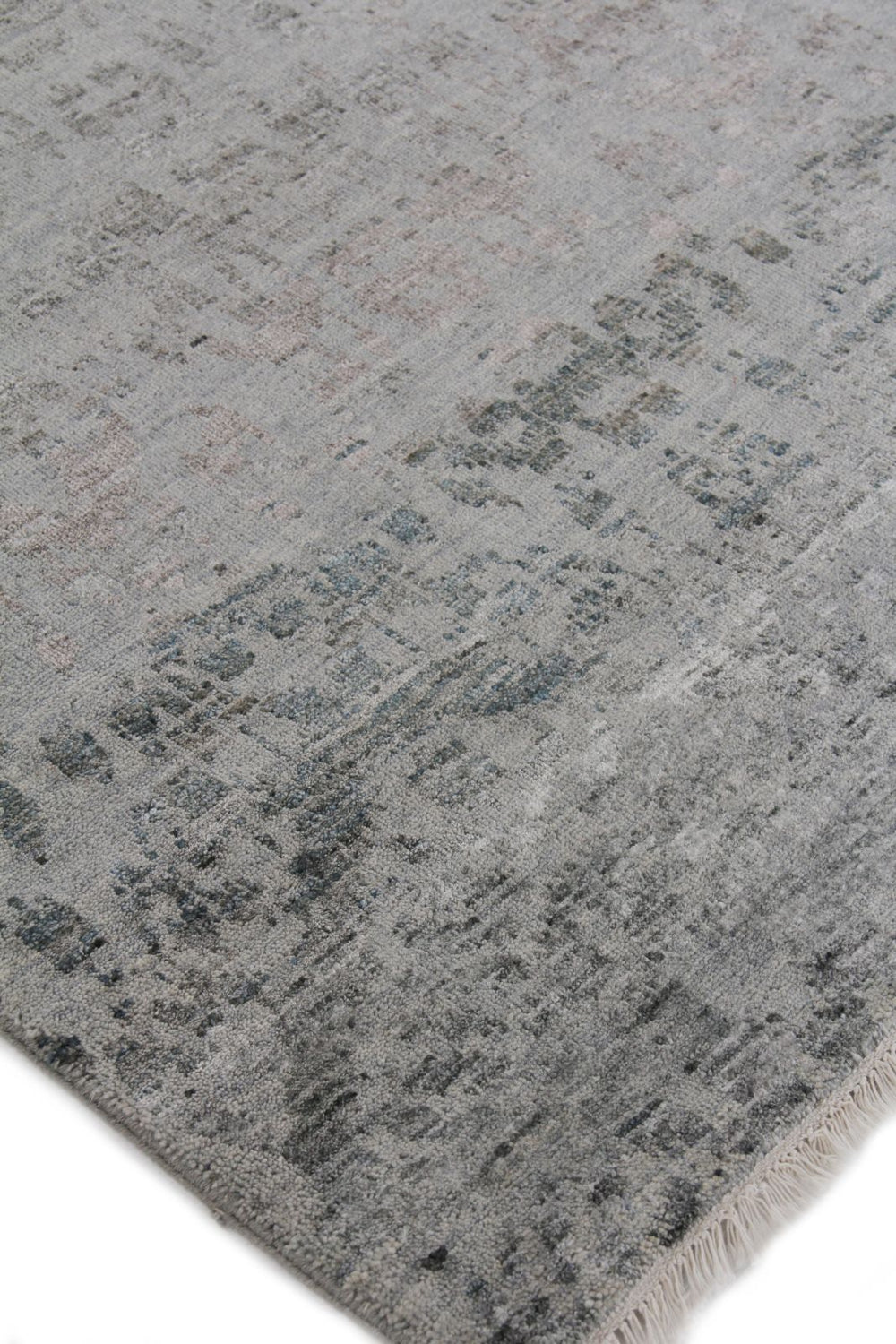 Exquisite Rugs Lexington 3737 Silver/Gray Area Rug Lifestyle Image Feature