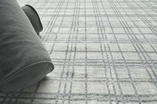 Exquisite Rugs Fairbanks 3835 White/Light Silver/Gray Area Rug Lifestyle Image Feature