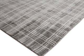 Exquisite Rugs Fairbanks 3836 Silver/White Area Rug Corner Image