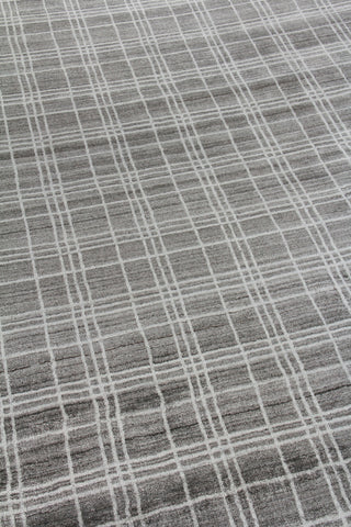 Exquisite Rugs Fairbanks 3836 Silver/White Area Rug Lifestyle Image Feature