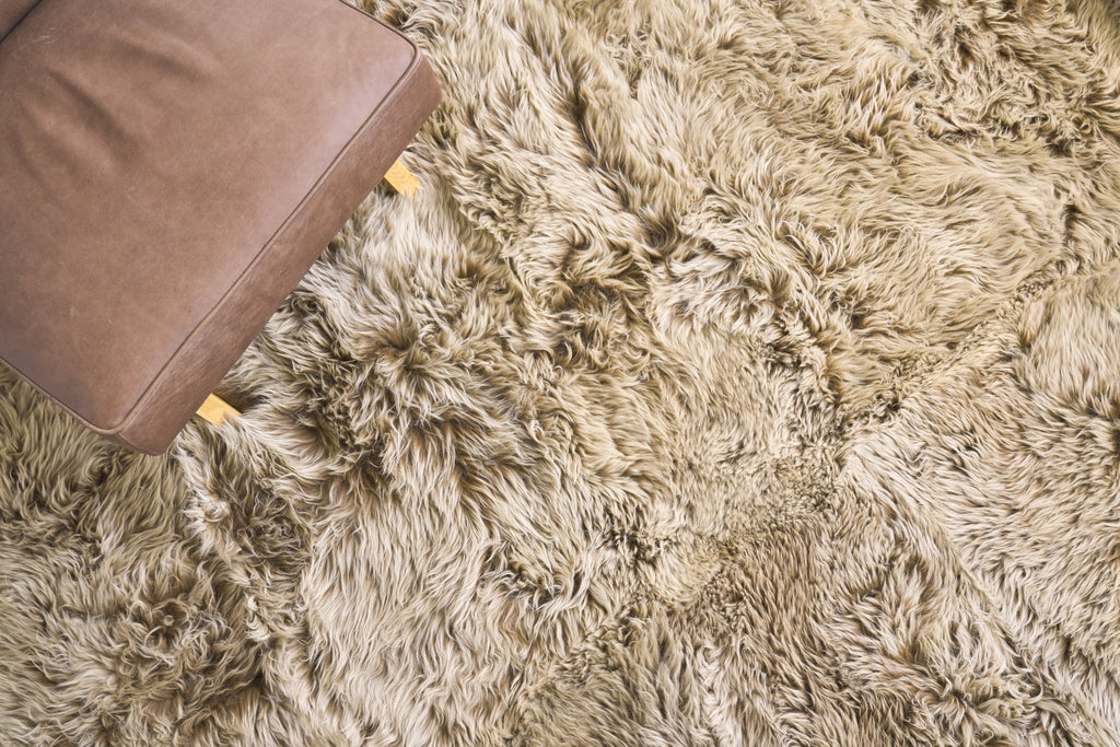 Exquisite Rugs Sheepskin 3840 Cappuccino Area Rug Lifestyle Image Feature