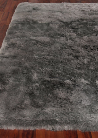 Exquisite Rugs Sheepskin 3841 Dark Gray Area Rug Closeup Image