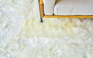 Exquisite Rugs Sheepskin 3845 Ivory Area Rug Detail Image