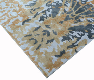 Exquisite Rugs Cassina 3865 Silver/Gold Area Rug Corner Image
