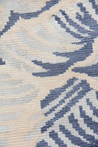 Exquisite Rugs Cassina 3869 Ivory/Blue Area Rug Closeup Image