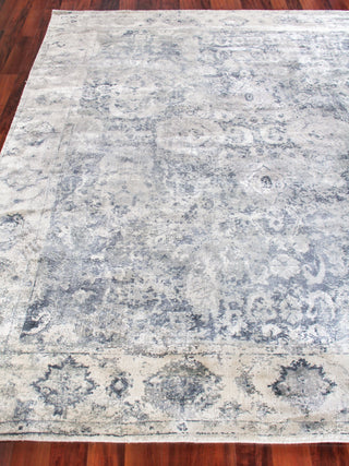 Exquisite Rugs Cassina 3902 Light Silver/Blue Area Rug Closeup Image
