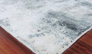 Exquisite Rugs Reflections 3913 Silver/Gray/Ivory Area Rug Corner Image