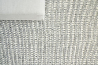 Exquisite Rugs Ferrus 3955 Silver/Ivory Area Rug by The Met Detail Image
