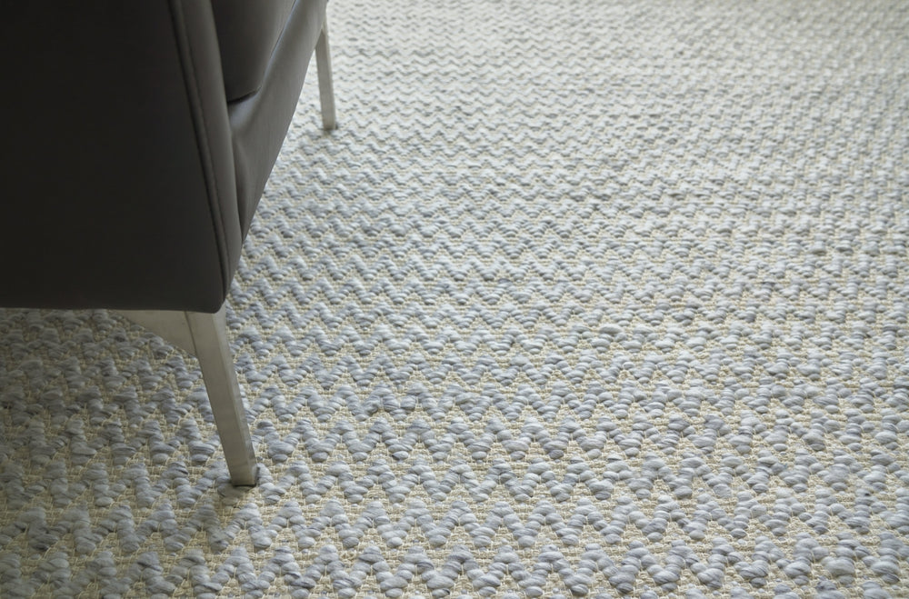 Exquisite Rugs Rialto 3957 Light Gray Area Rug by The Met Lifestyle Image Feature