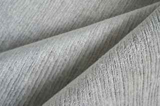 Exquisite Rugs Crush 3989 Silver Area Rug Corner Image