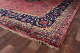 Exquisite Rugs Antique Weave Sarouk 4002 Red Area Rug Corner Image