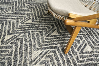 Exquisite Rugs Eaton 4036 Silver/Gray/Ivory Area Rug Detail Image