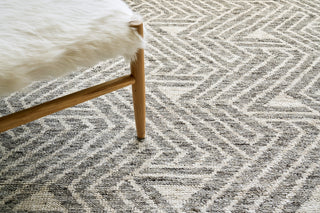 Exquisite Rugs Eaton 4037 Charcoal/Ivory Area Rug Detail Image